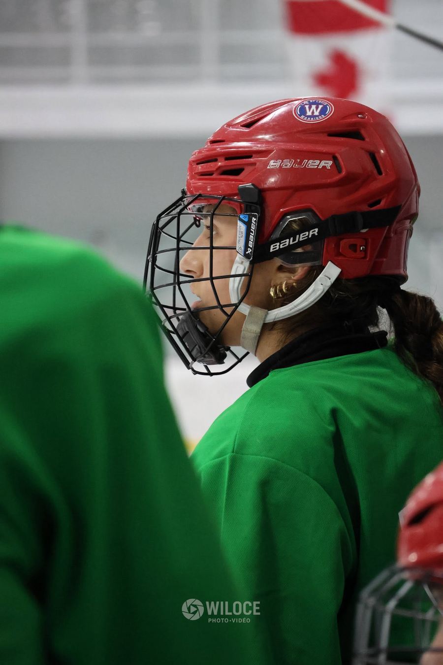 Joueuse au banc pendant le Showcase Féminin